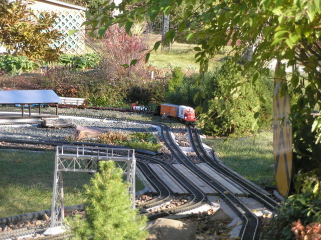 [Grade crossing expanded to 4 tracks]