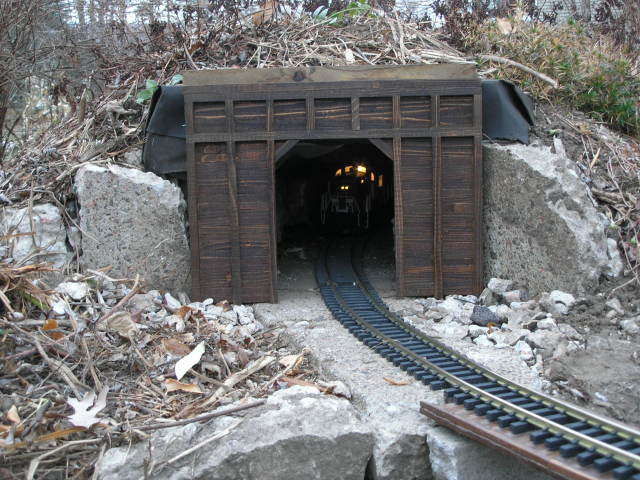 [Tunnel 3 East]
